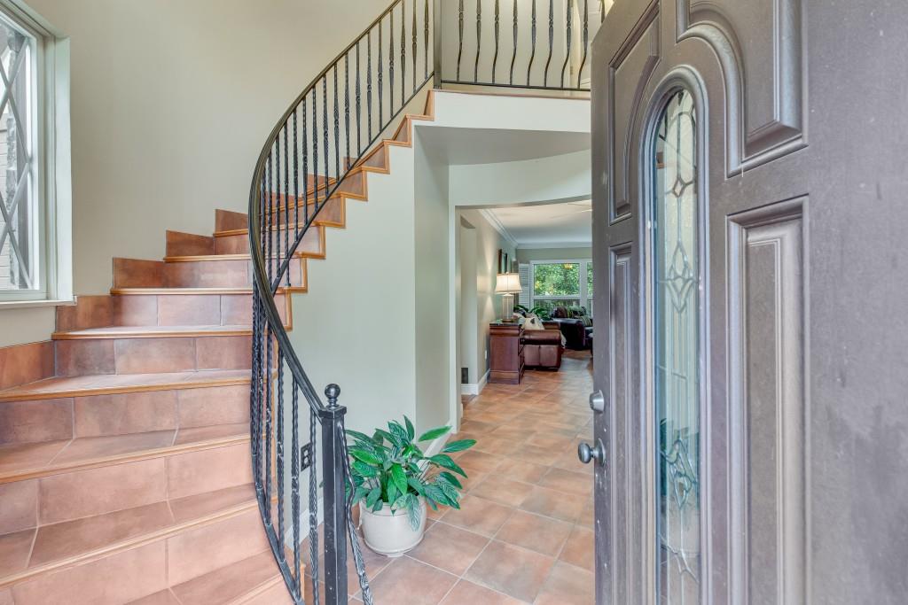 6644 Crestwood Peninsula
