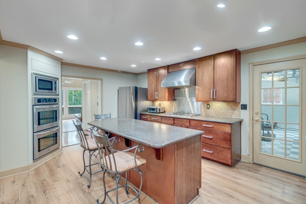 6644 Crestwood Peninsula