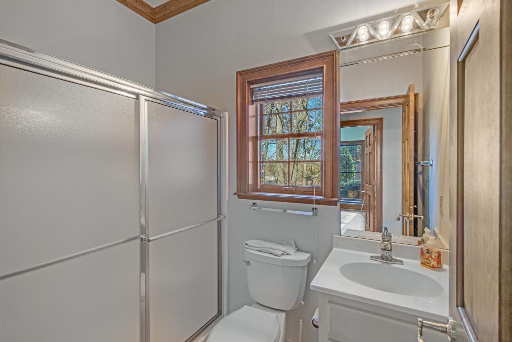 999 E Lake Drive