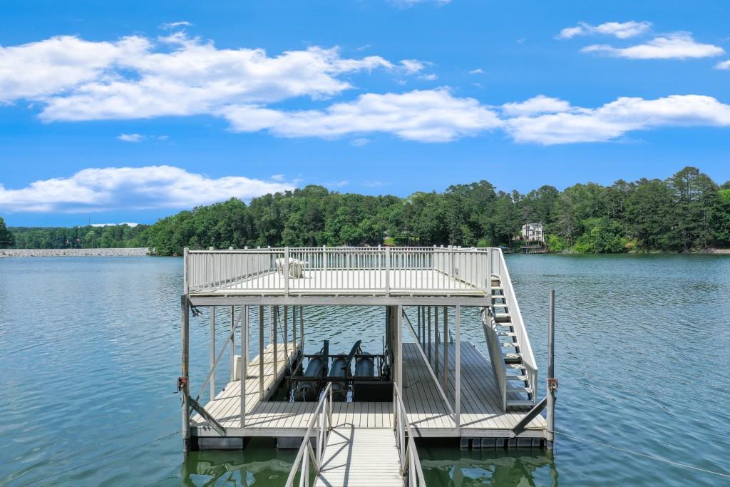 999 E Lake Drive