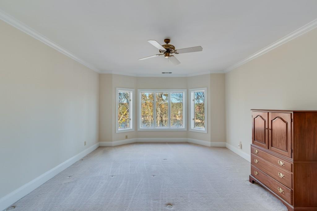 999 E Lake Drive