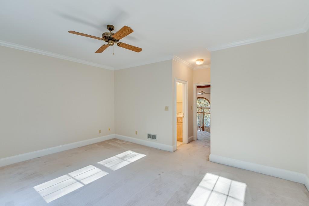 999 E Lake Drive