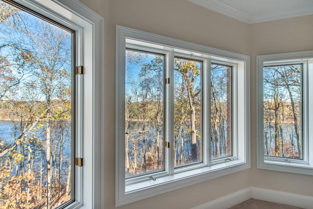 999 E Lake Drive