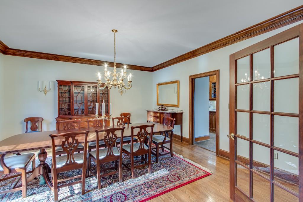 999 E Lake Drive