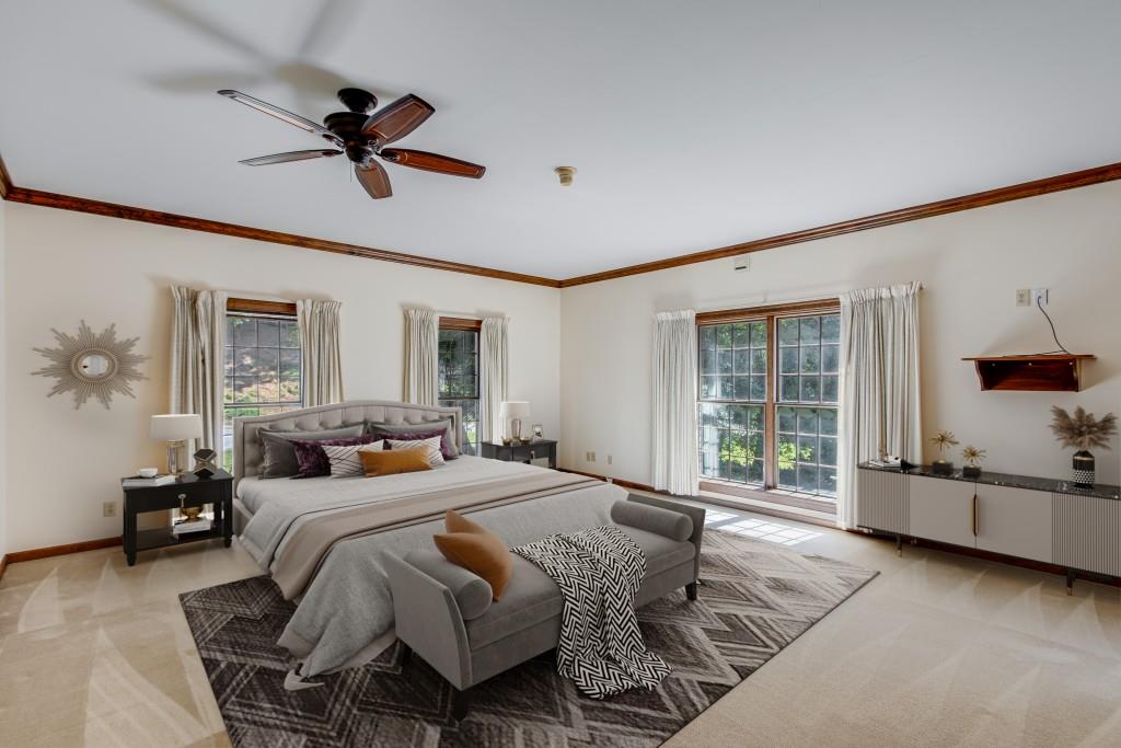 999 E Lake Drive