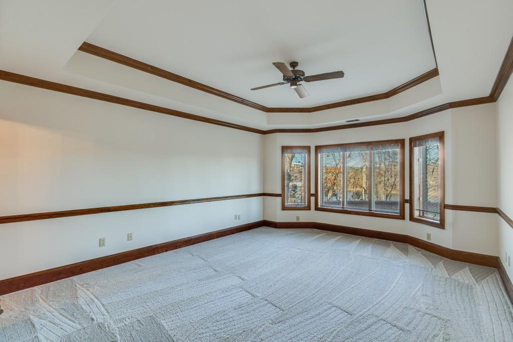999 E Lake Drive