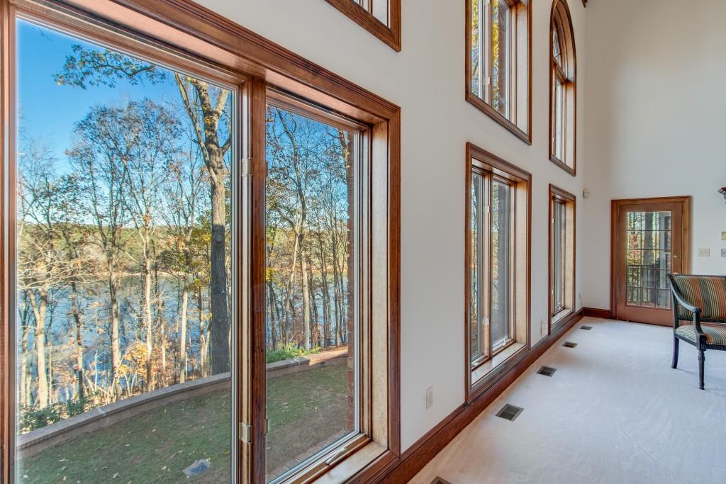 999 E Lake Drive