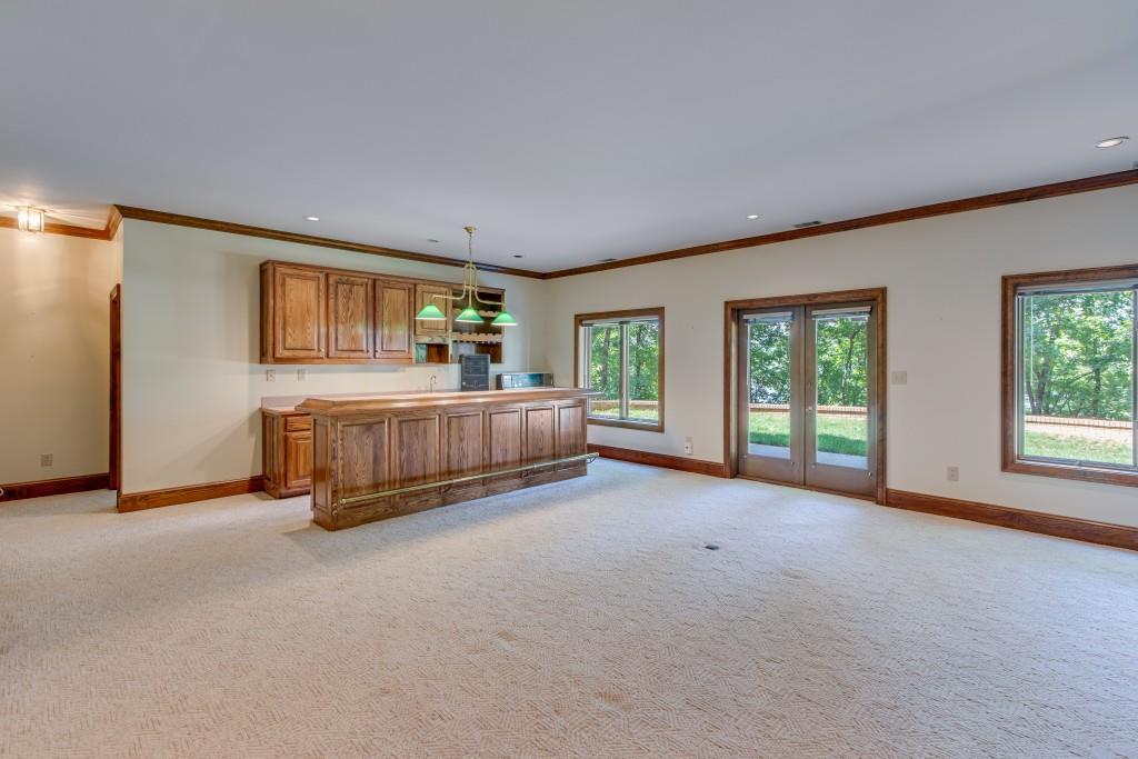 999 E Lake Drive