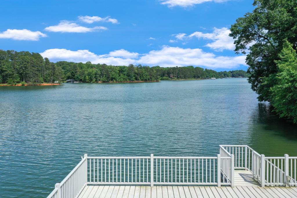 999 E Lake Drive