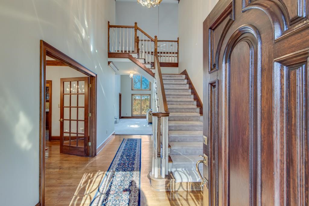 999 E Lake Drive