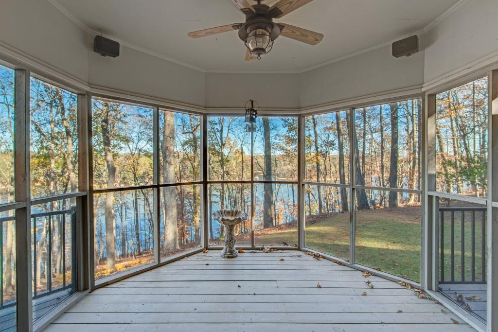 999 E Lake Drive