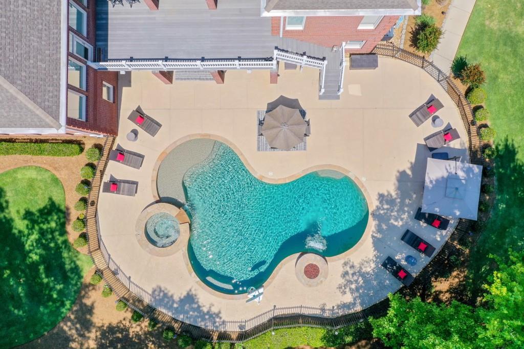 5040 Blackberry Lane