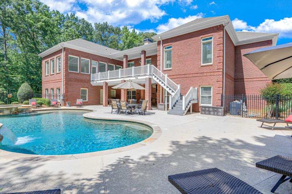 5040 Blackberry Lane