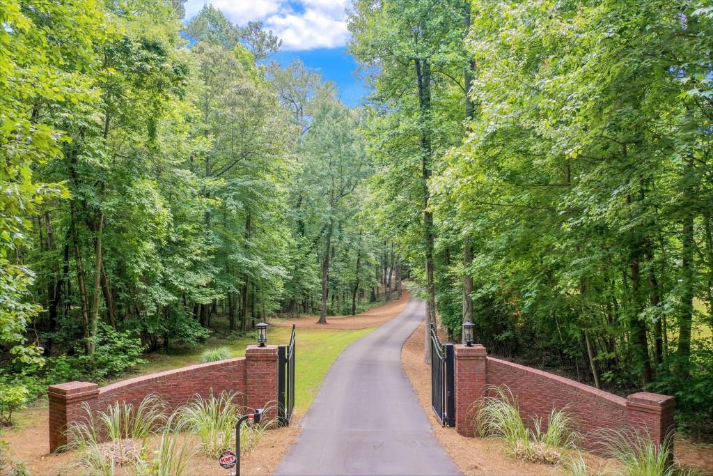 5040 Blackberry Lane