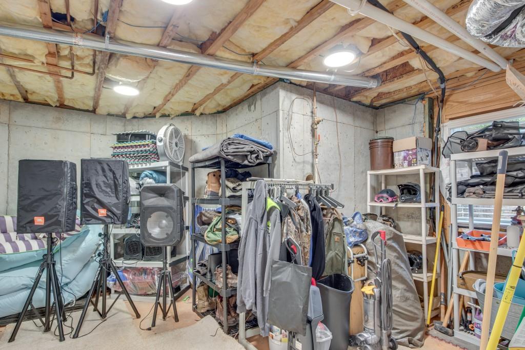 5040 Blackberry Lane