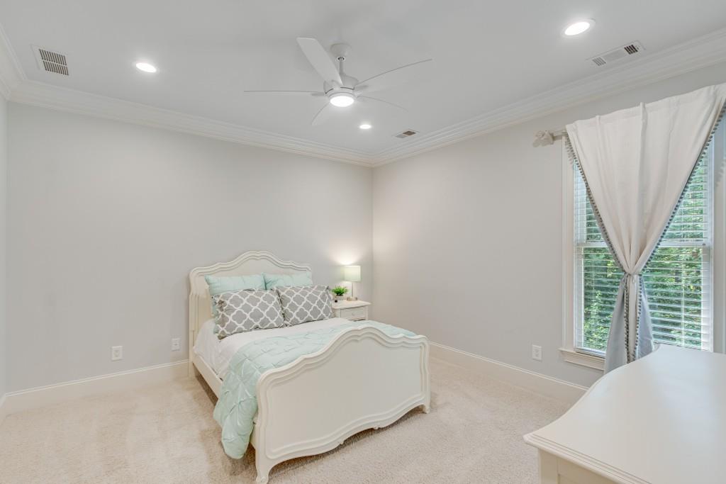 5040 Blackberry Lane