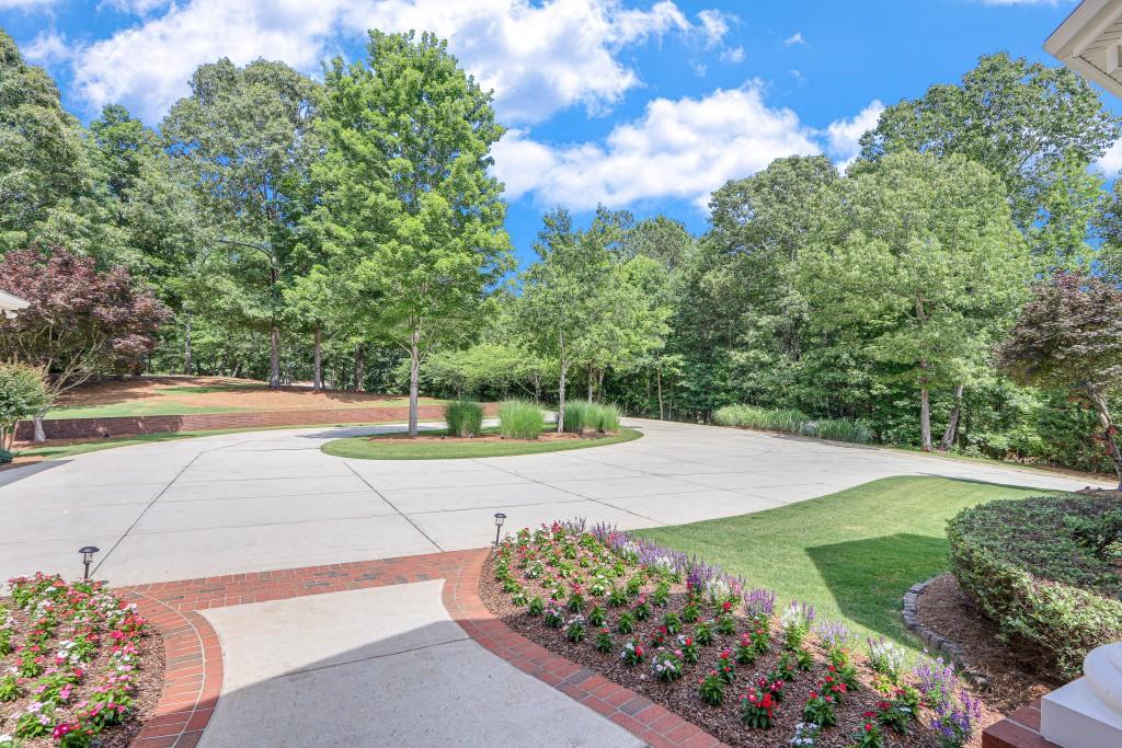 5040 Blackberry Lane