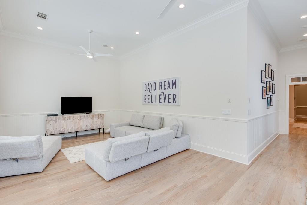 5040 Blackberry Lane