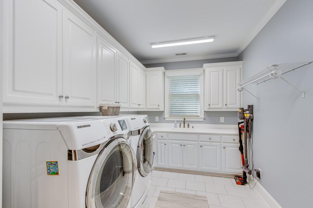 5040 Blackberry Lane