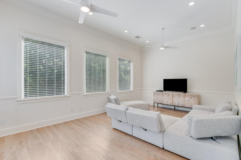 5040 Blackberry Lane