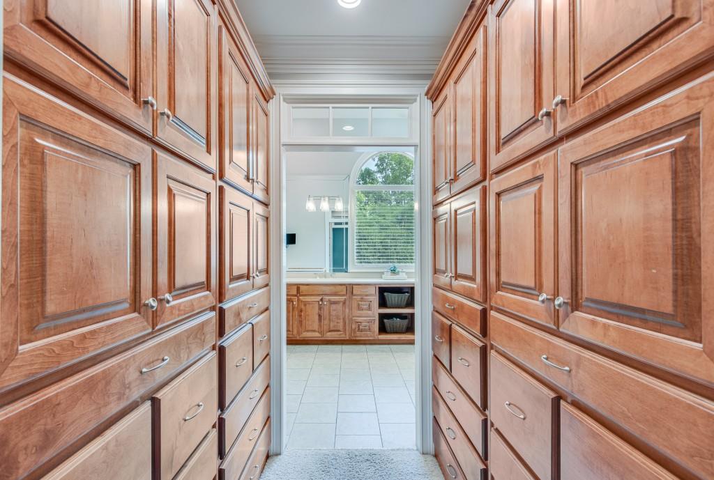 5040 Blackberry Lane