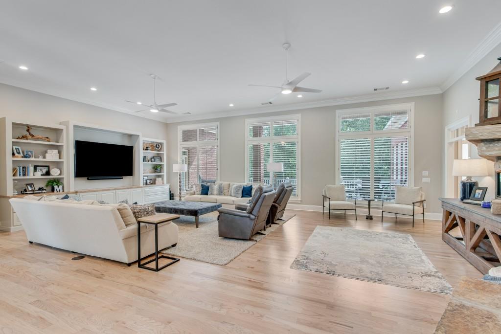 5040 Blackberry Lane