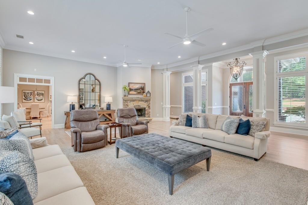 5040 Blackberry Lane