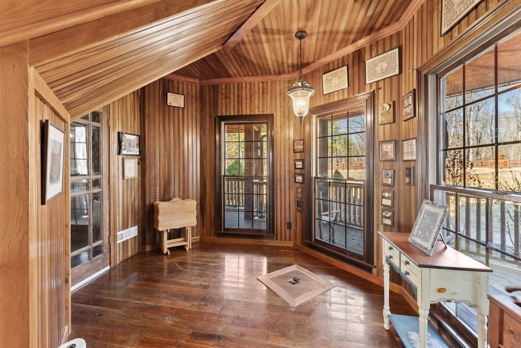812 Riverdale Road
