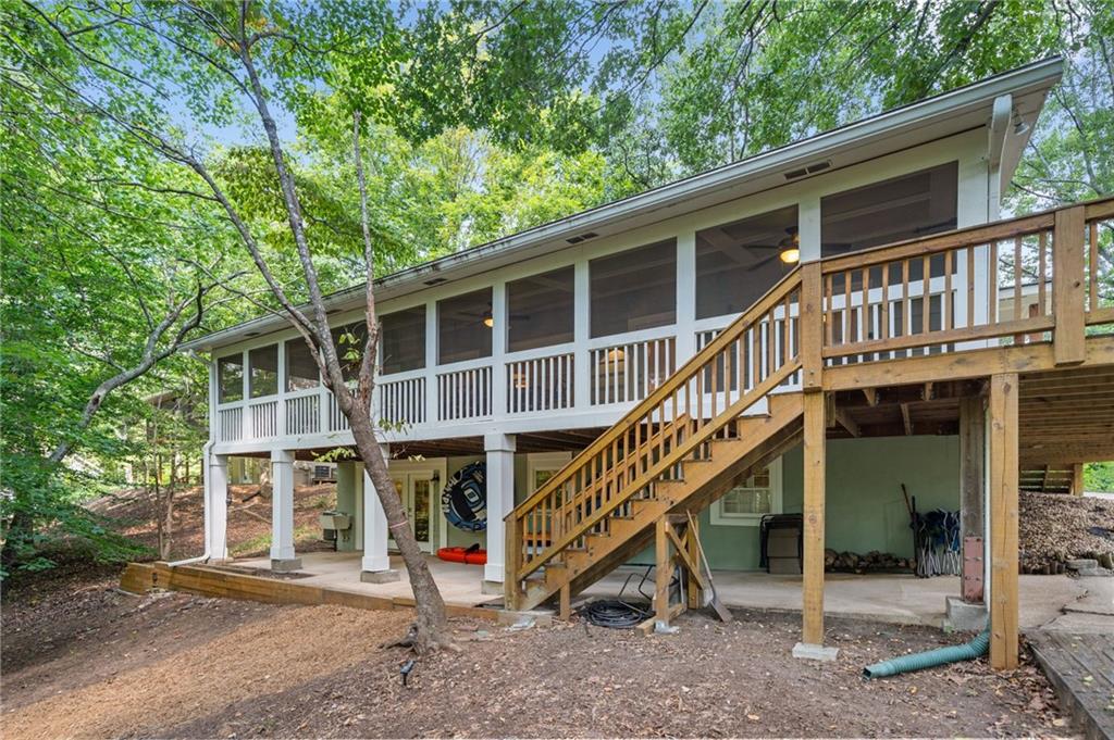 215 Toto Creek Drive E