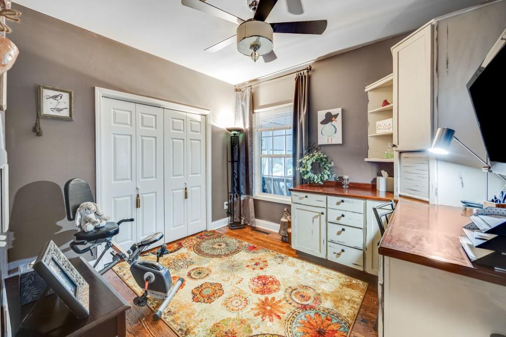 345 Hollywood Circle NW