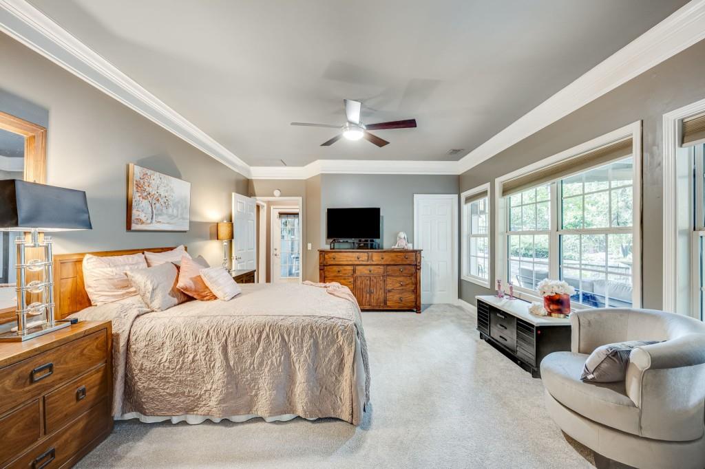 345 Hollywood Circle NW