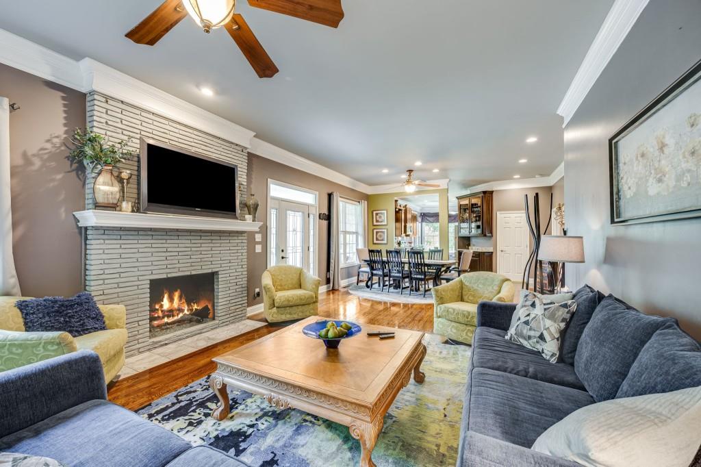 345 Hollywood Circle NW