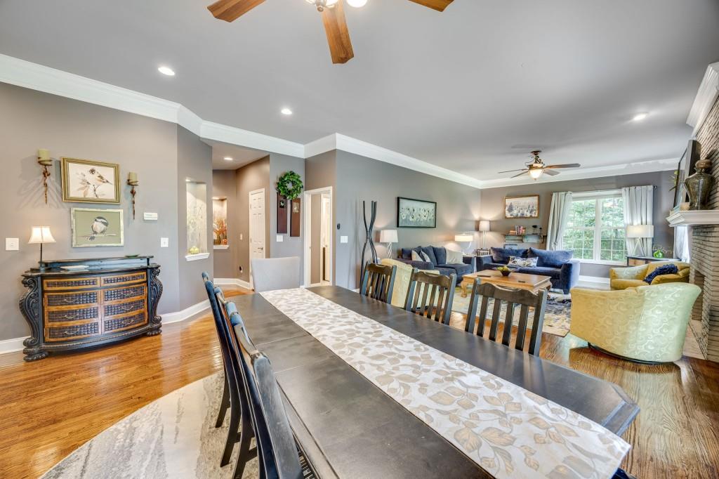 345 Hollywood Circle NW
