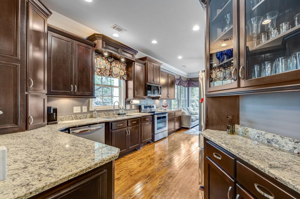 345 Hollywood Circle NW