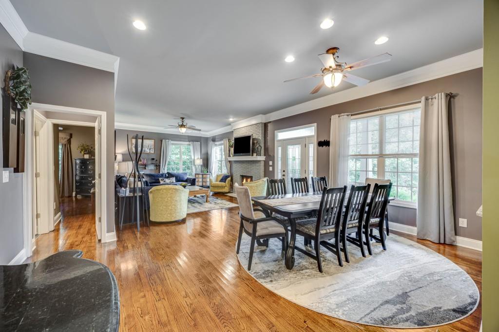 345 Hollywood Circle NW