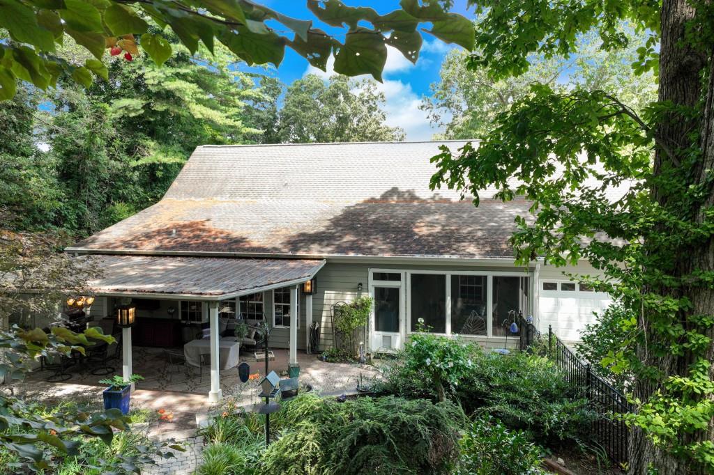 345 Hollywood Circle NW