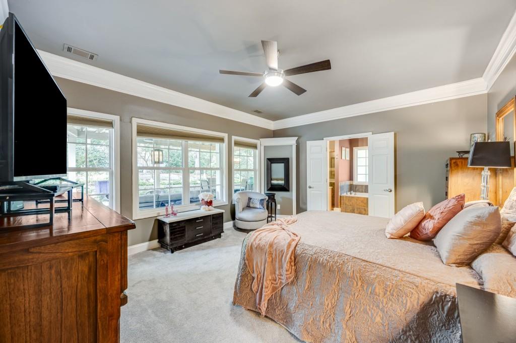 345 Hollywood Circle NW