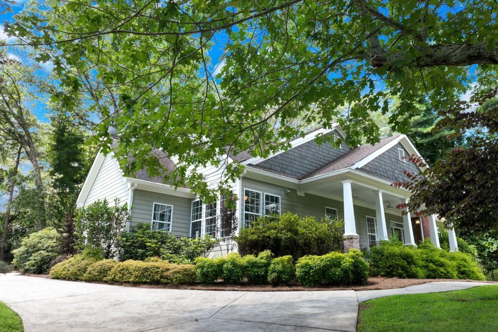 345 Hollywood Circle NW