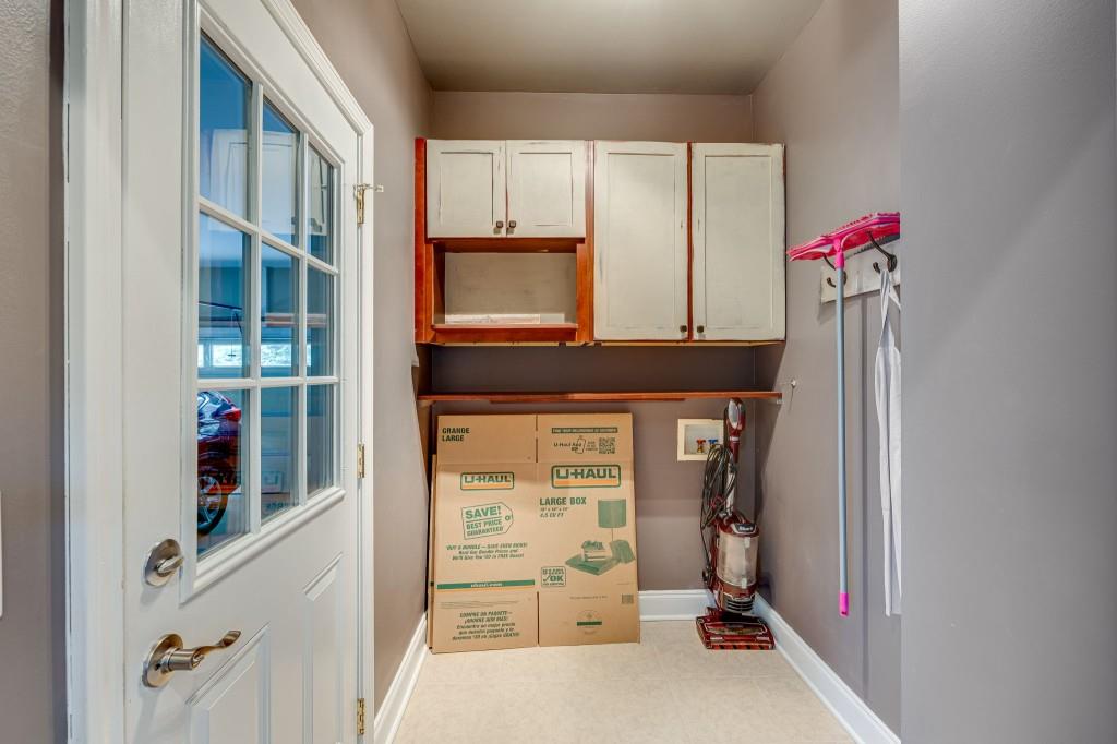 345 Hollywood Circle NW