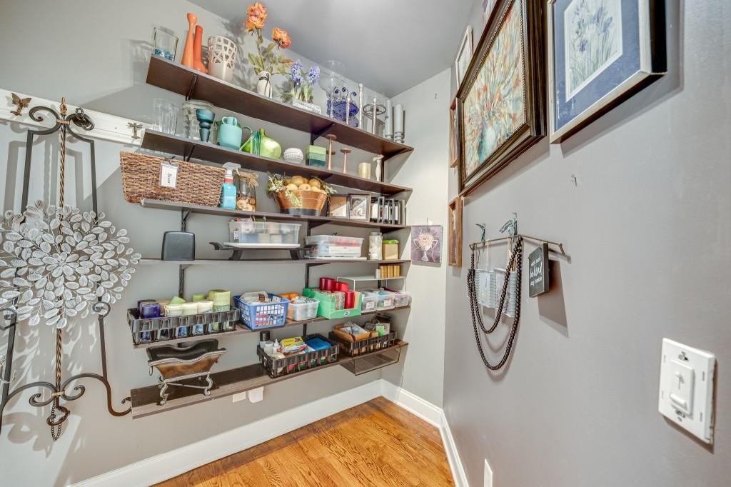 345 Hollywood Circle NW