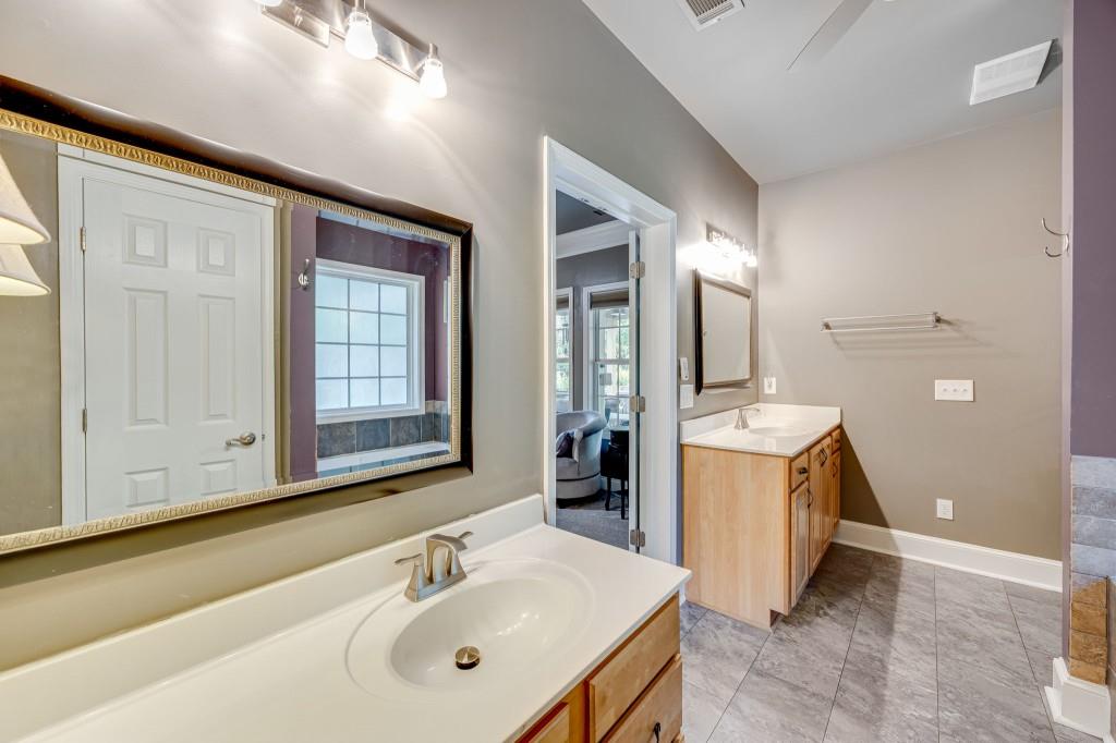 345 Hollywood Circle NW