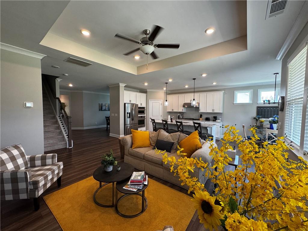 5231 Noble Oak Cove