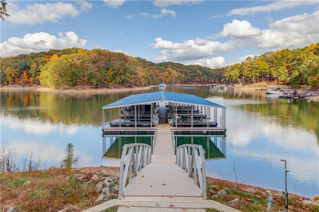5231 Noble Oak Cove