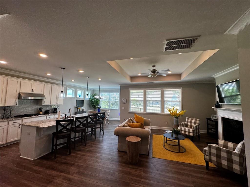 5231 Noble Oak Cove