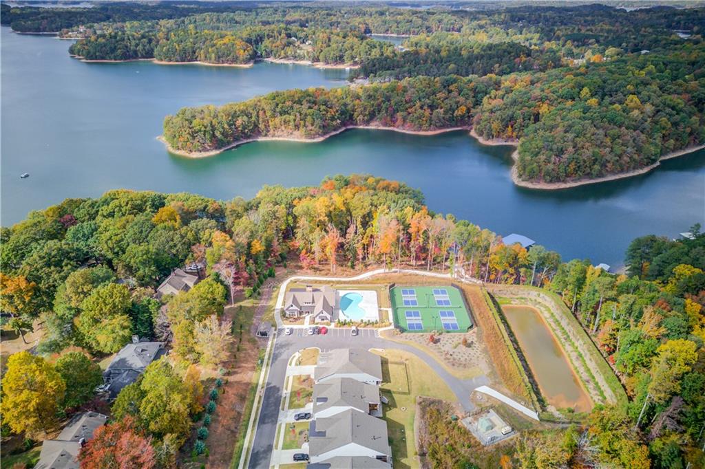5231 Noble Oak Cove