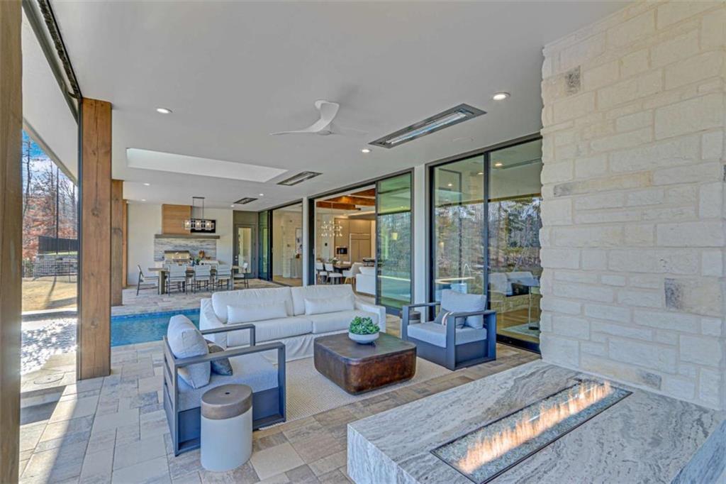 799 East Lake Drive