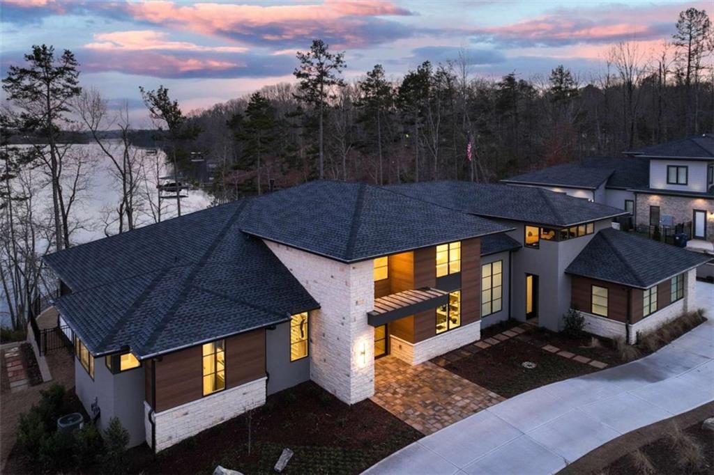799 East Lake Drive