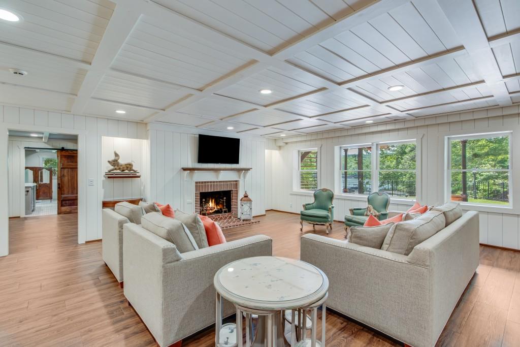 2436 Hawthorne Lane Lot 3