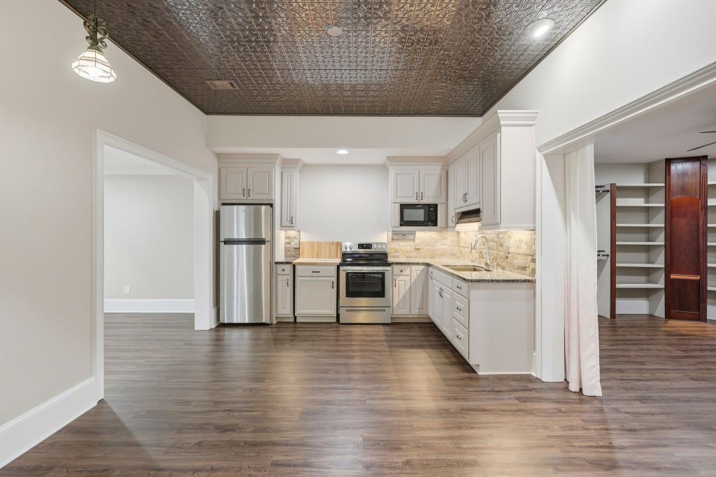 3311 Marina View Way