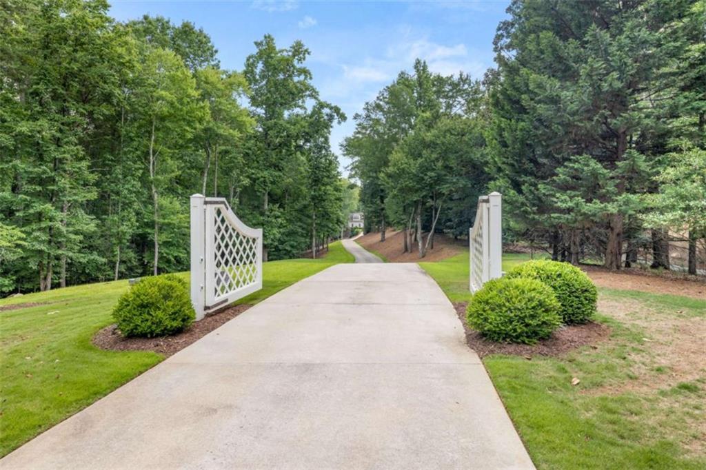 218 Lake Pointe Drive